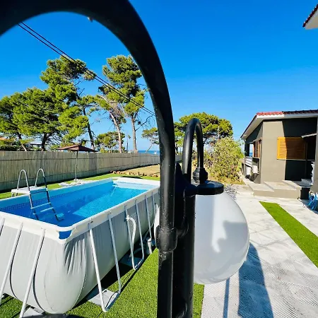 بيت ضيافة Gazonia Family Estate