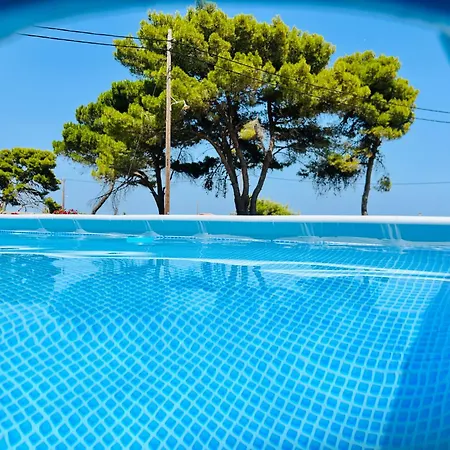 Gazonia Family Estate 4*