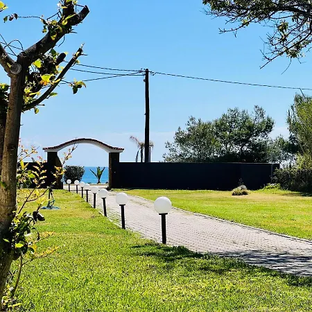 Gazonia Family Estate Maison d'hôtes