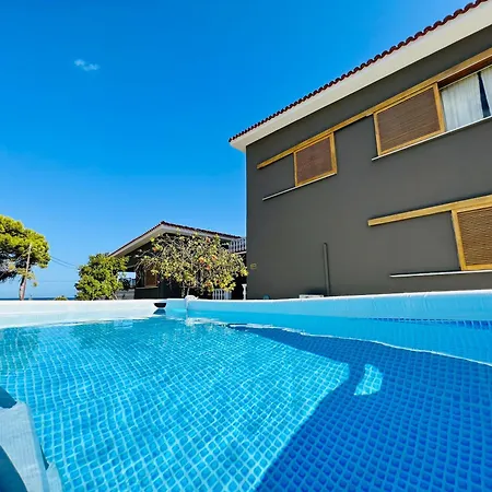 Gazonia Family Estate Maison d'hôtes 4*