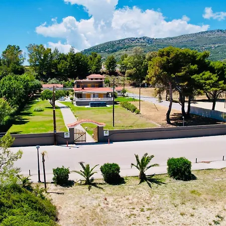 Maison d'hôtes Gazonia Family Estate 4*