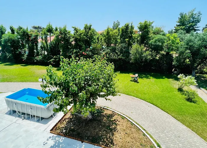 Gazonia Family Estate 招待所 4*