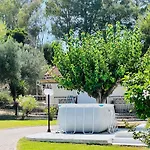 게스트하우스 Gazonia Family Estate Skala (Kefalonia)